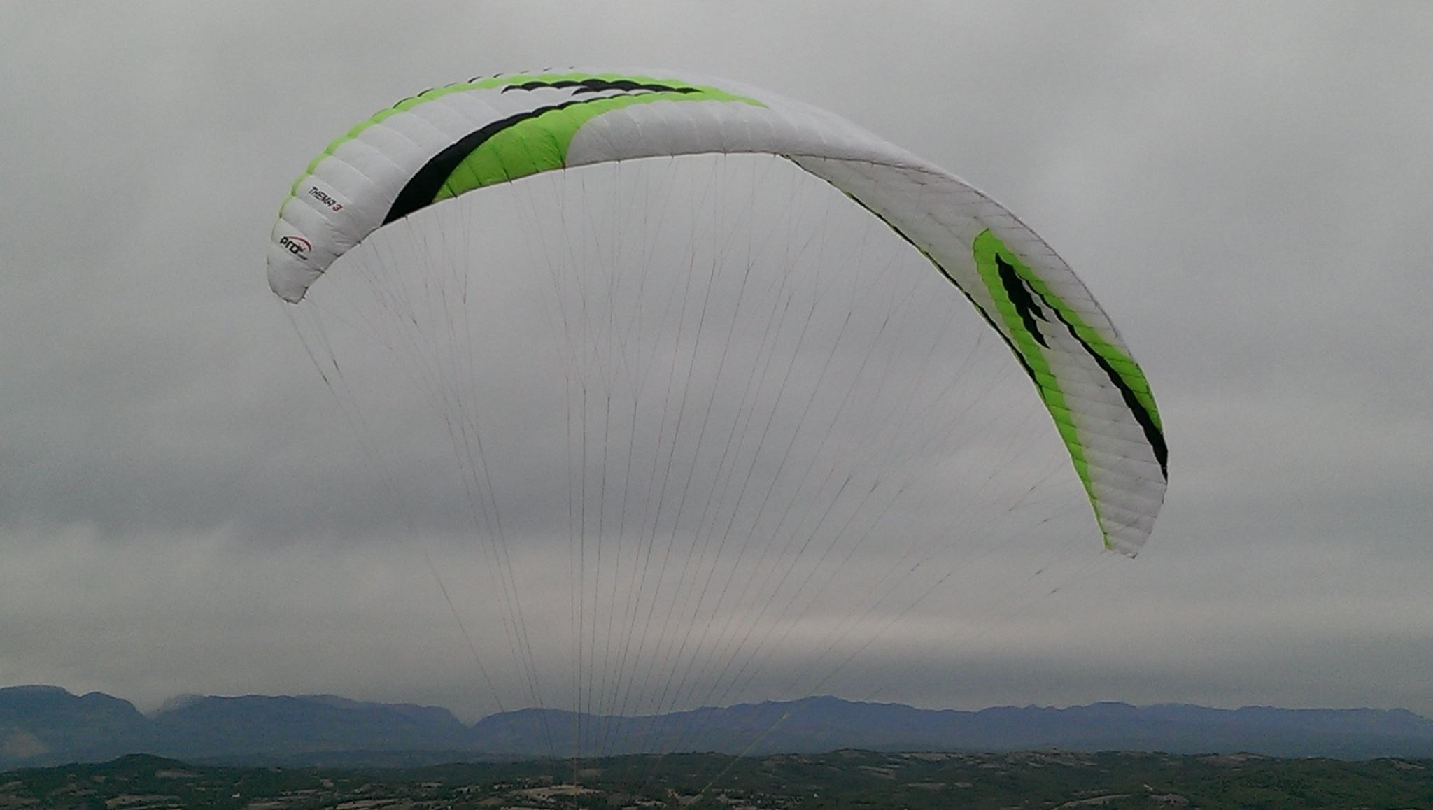 PARAGLIDING