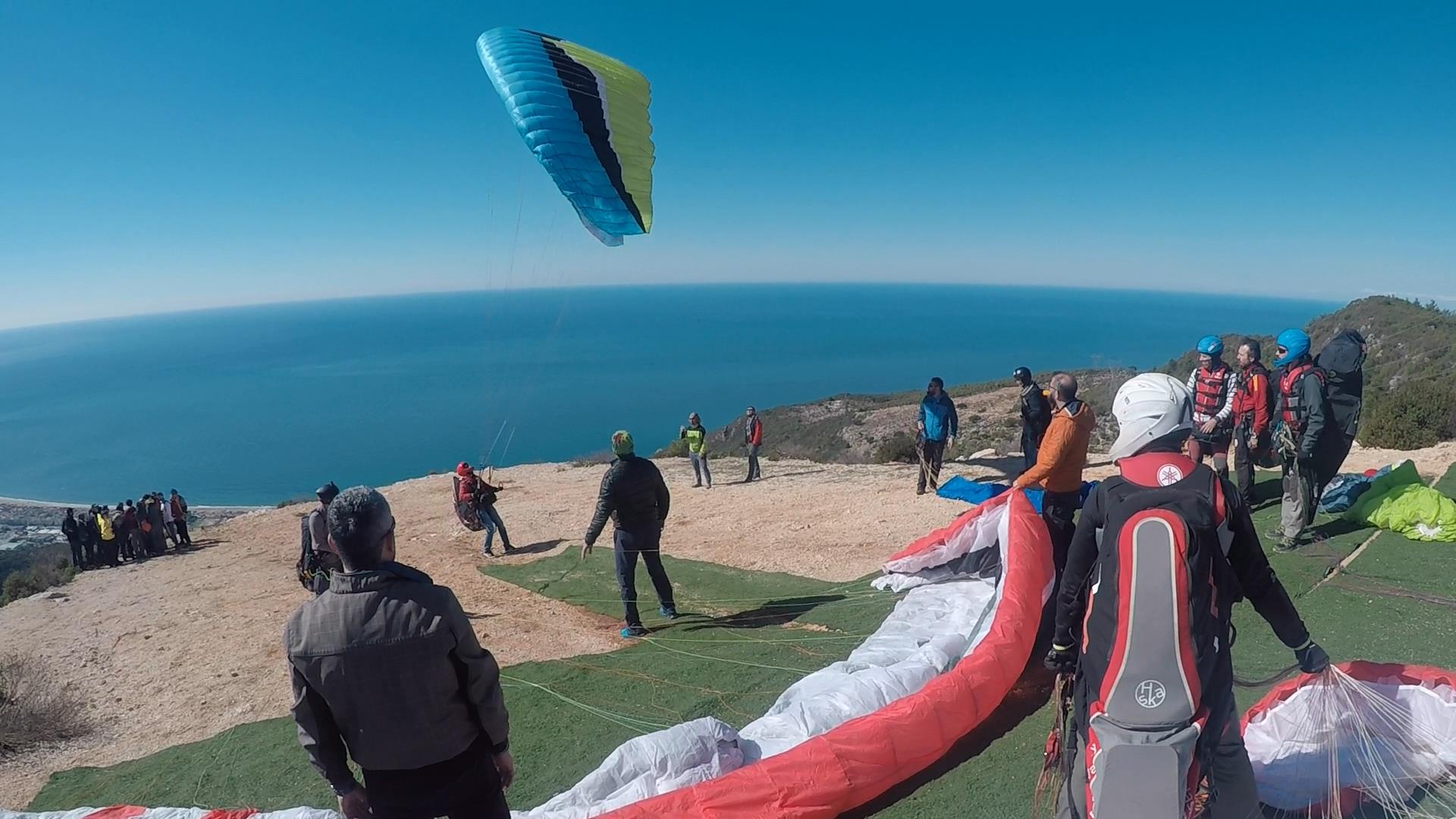 PARAGLIDING